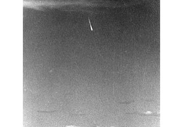 A widely circulated newspaper photo of a Swedish "ghost rocket", photographed 9 July 1946, by Erik Reuterswärd, Guldsmedshyttan, Sweden.