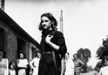 Young girl, a French Resistance fighter. 20 August 1944. © AP Photo