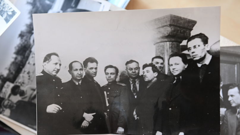 Roman Rudenko (on the left) with intelligentsia. From left to right - P. Krylov, N. Sokolov, Y. Korolkov, Vs. Ivanov, S. Kirsanov, Kuzkin, M. Kupriyanov. Nuremberg, 1946. Photo from the Rudenko family archive.