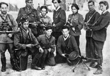 Abba Kovner (au centre), 14 juillet 1944