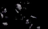L’ancien prisonnier de la Gestapo et déporté en camp de concentration Hans Cappelen lors du procès de Nuremberg. Capture d'écran d’une vidéo 
