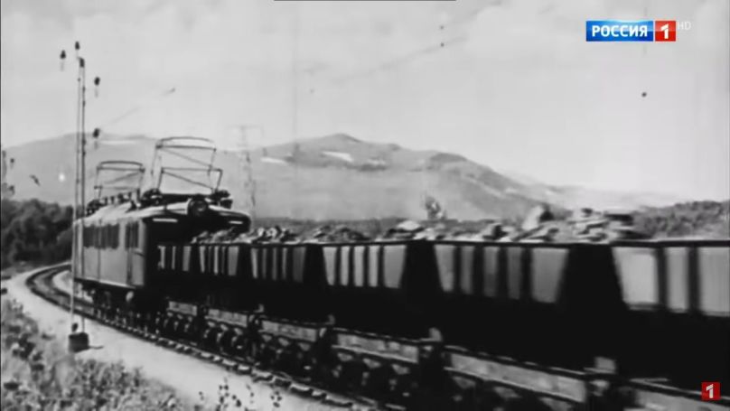 A train transporting iron ore 