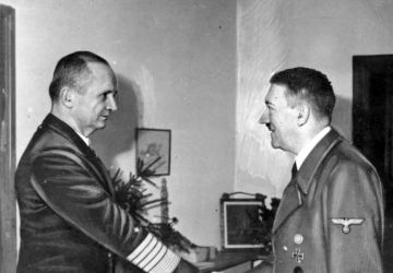 Karl Dönitz und Adolf Hitler im Jahr 1945