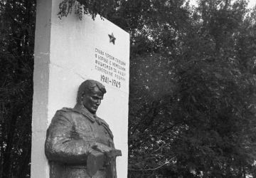 A memorial for the fallen in the Great Patriotic War, Veseya, Belarus.