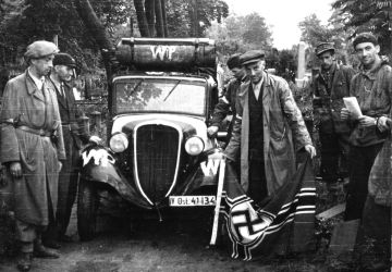 Soldats du bataillon «Piesc» au début de l’insurrection de Varsovie, 1er août 1944