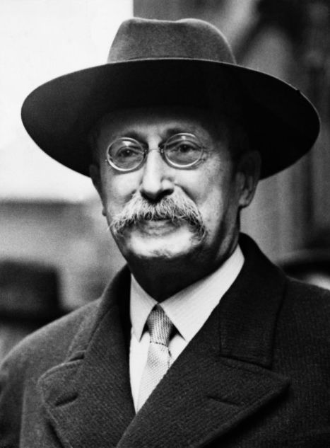 Léon Blum in London, 1936