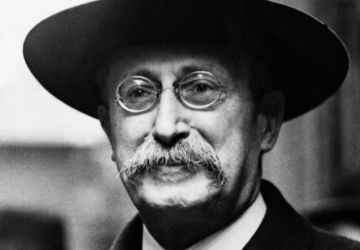 Léon Blum in London, 1936