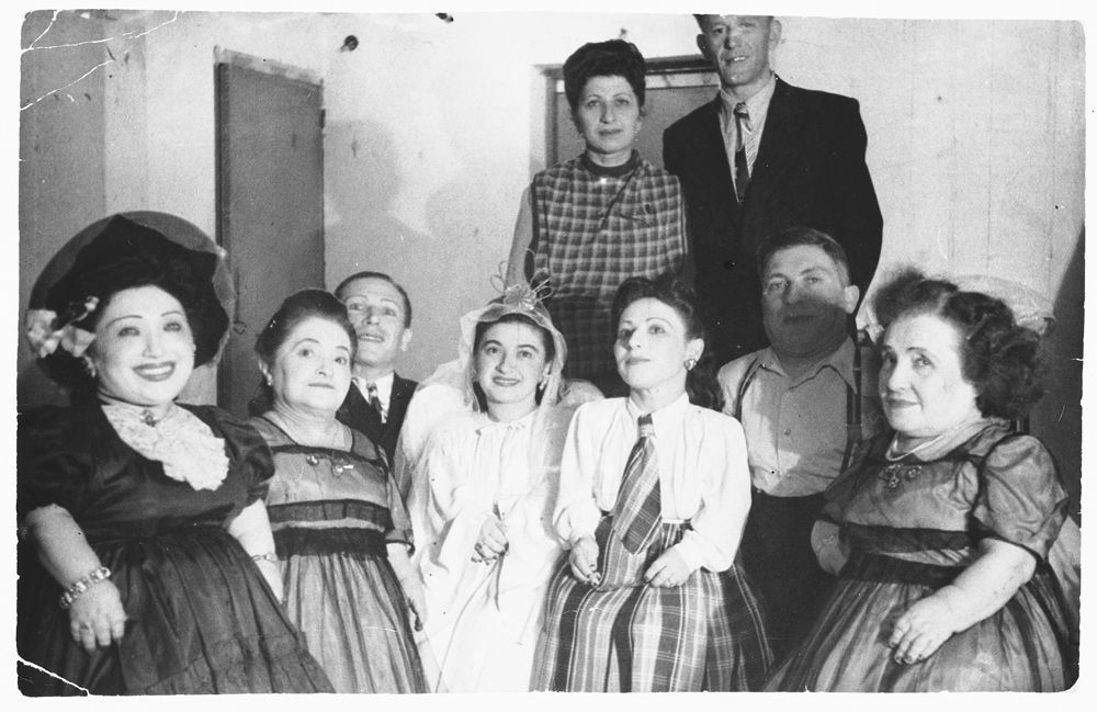 Семья Овиц - музыкантов из Румынии, выживших в лагере Освенцим, где над ними проводил эксперименты доктор Менгеле. Фотография сделана в 1950-е гг. 