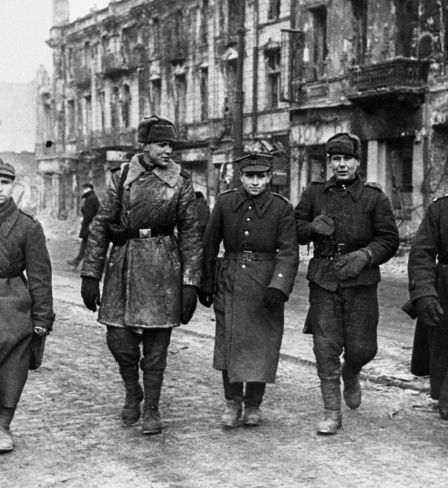 Soldiers of the Red Army and Polish Army on the city streets, 14-17 January 1945