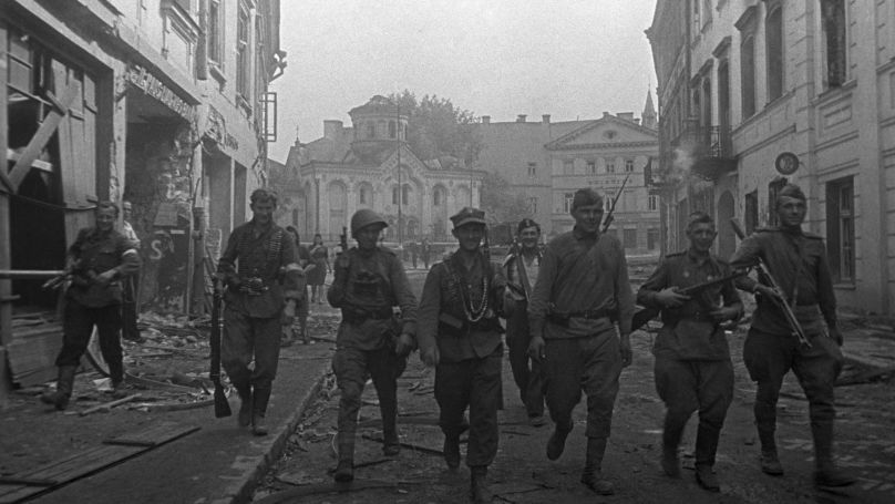 Soviet and Polish soldiers in Sandomierz, 1944.