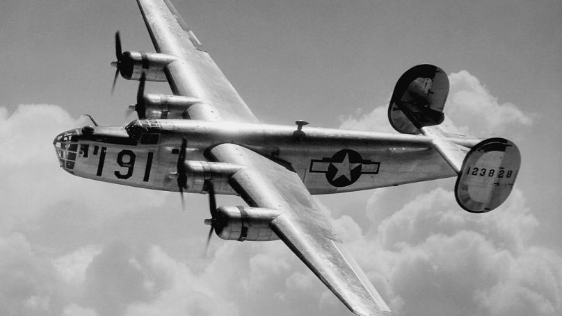 Le B-24 Liberator est un bombardier lourd américain de la Seconde Guerre mondiale développé par la Consolidated Aircraft Corporation.