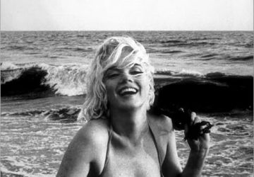 Actress Marilyn Monroe in a bikini, 1962 