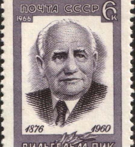 Timbre postal soviétique à l'effigie de Wilhelm Pieck