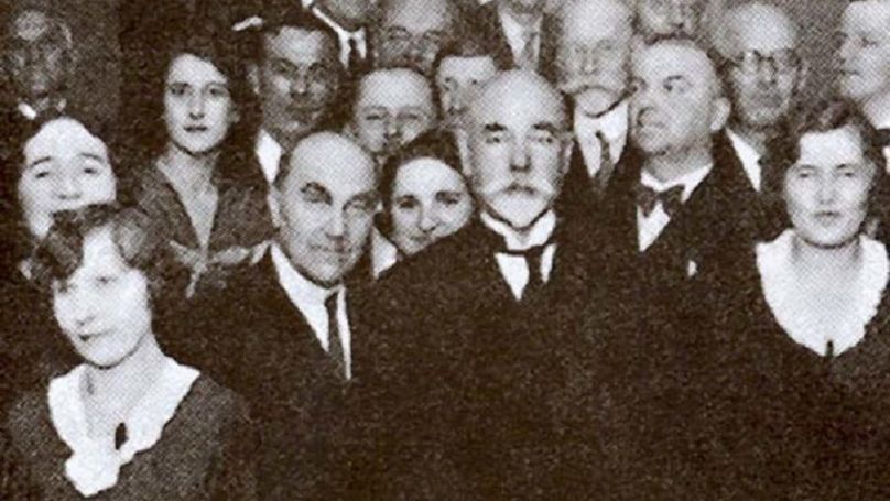Anton Denikine lors d'une réunion d'émigrés russes à Paris, années 1930 