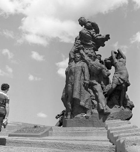 Monument aux victimes du fascisme à Babi Yar.