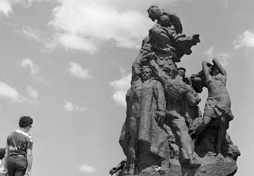 Monument aux victimes du fascisme à Babi Yar.