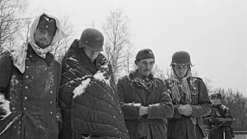 As a member of the editorial office of the newspaper “Friend of the Soldier”, which was published for German prisoners of war, Ivan Harkevich spent a lot of time with them and studied the jokes and slang used by German soldiers. In the photo - German prisoners near Moscow